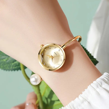 Fashionable Mother-of-Pearl Diamond Pointer Bracelet Watch