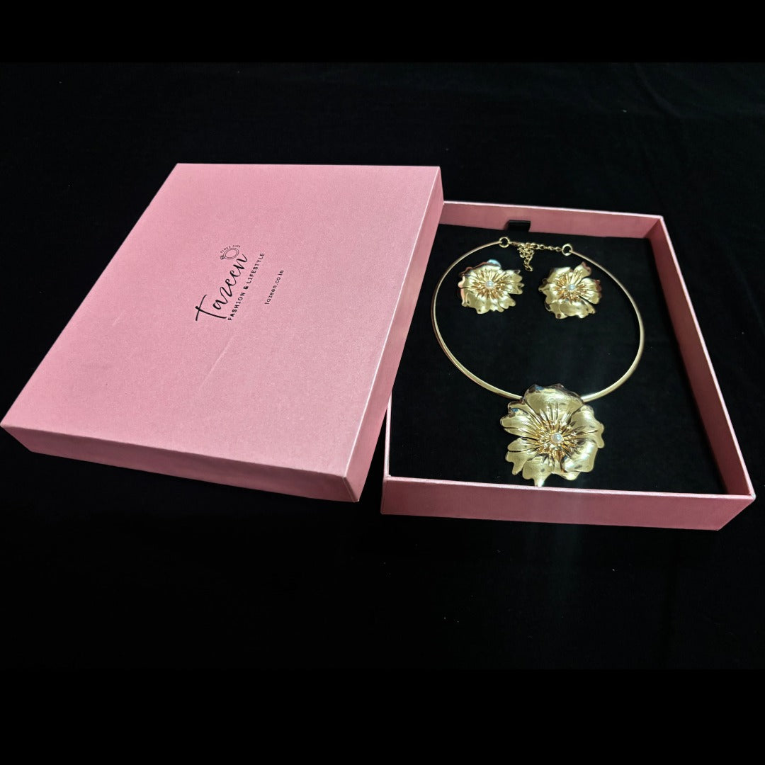 Lux Gold Plated Pearl Bloom Necklace Set